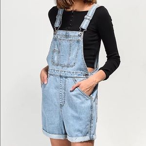 Empyre Maddie Boyfriend LightWash Overall Shorts